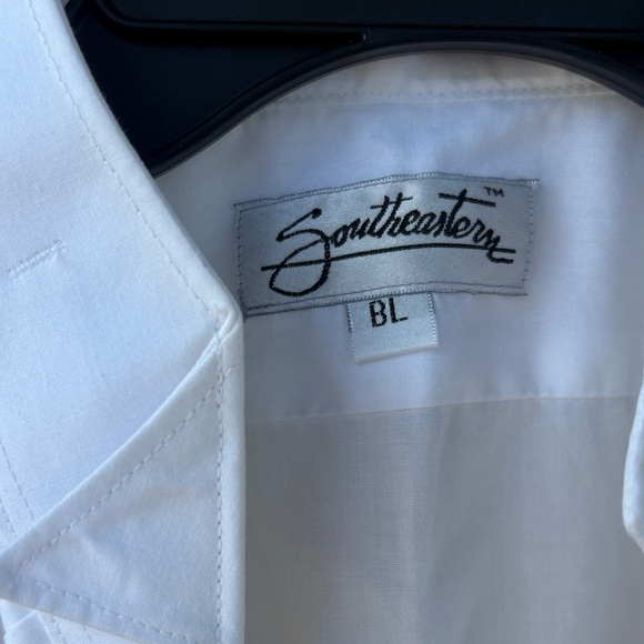 Elegant White Men's Dress Shirt - Picture 2 of 6